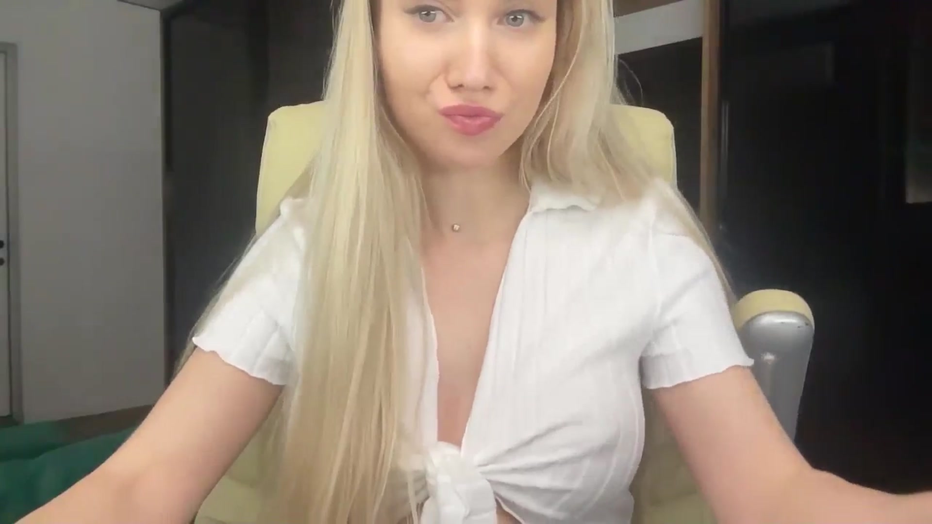 Gallery image thumbnail from Miss_Sylvia's myfreecams stream on, 04/16/2026, 21:48 image 11 of 20