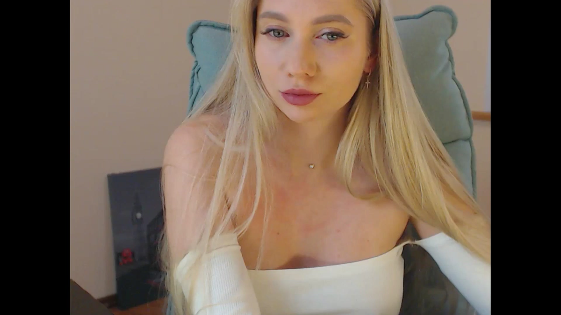 Gallery image thumbnail from Miss_Sylvia's myfreecams stream on, 04/17/2026, 17:40 image 9 of 20