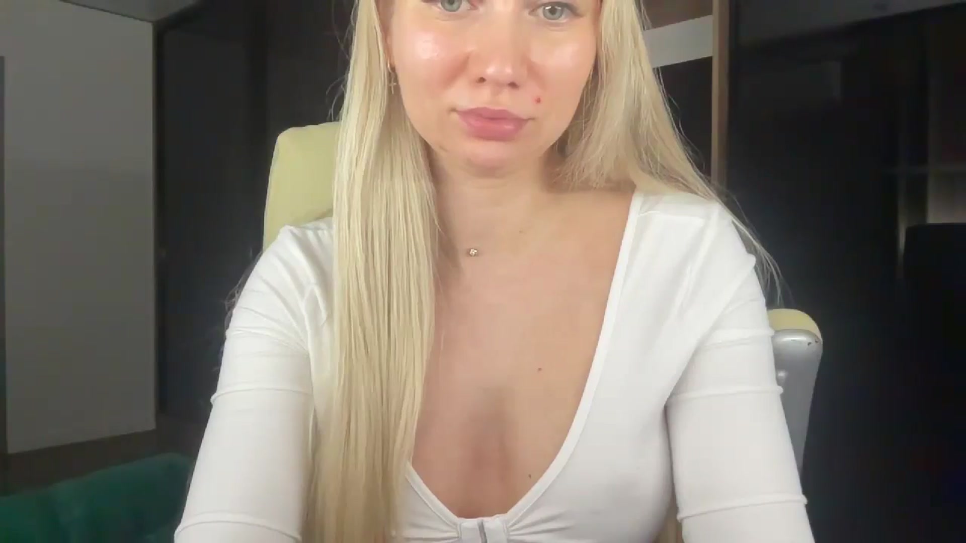Gallery image thumbnail from Miss_Sylvia's myfreecams stream on, 04/20/2026, 20:21 image 14 of 20