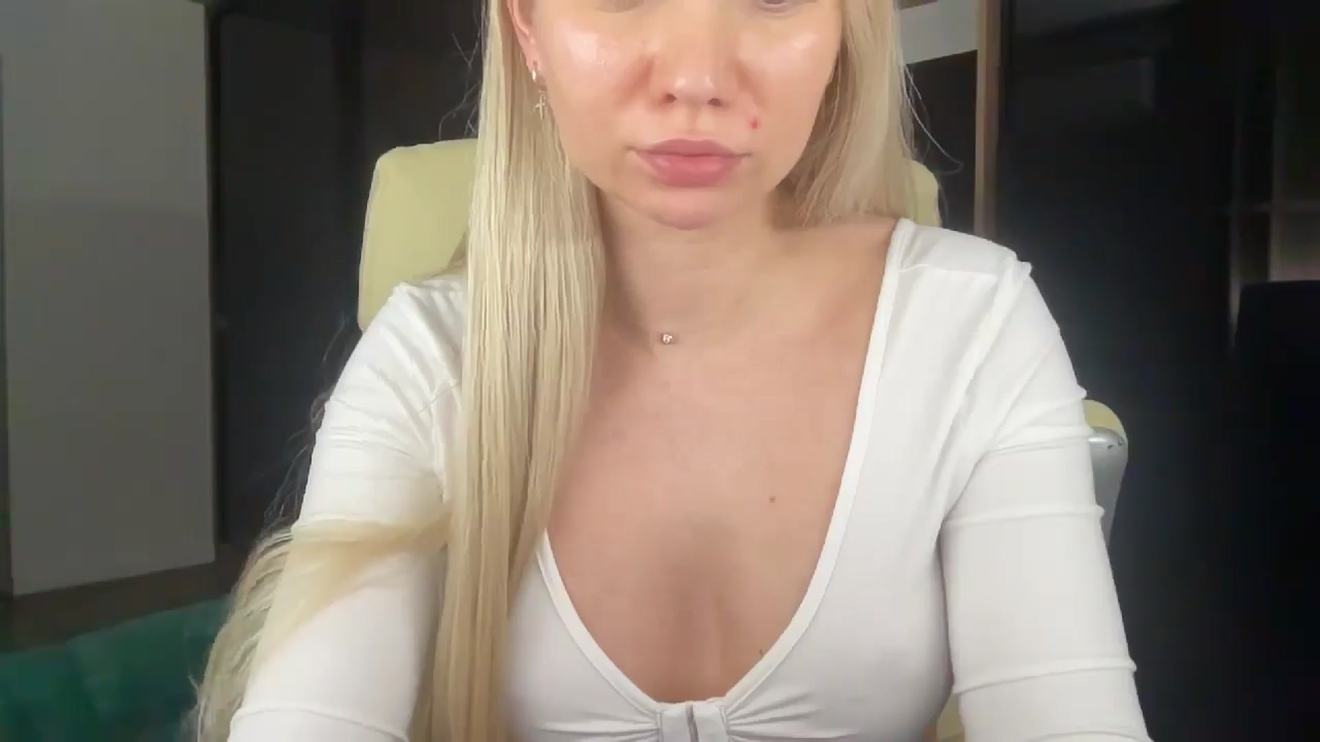 Gallery image thumbnail from Miss_Sylvia's myfreecams stream on, 04/20/2026, 20:21 image 4 of 20