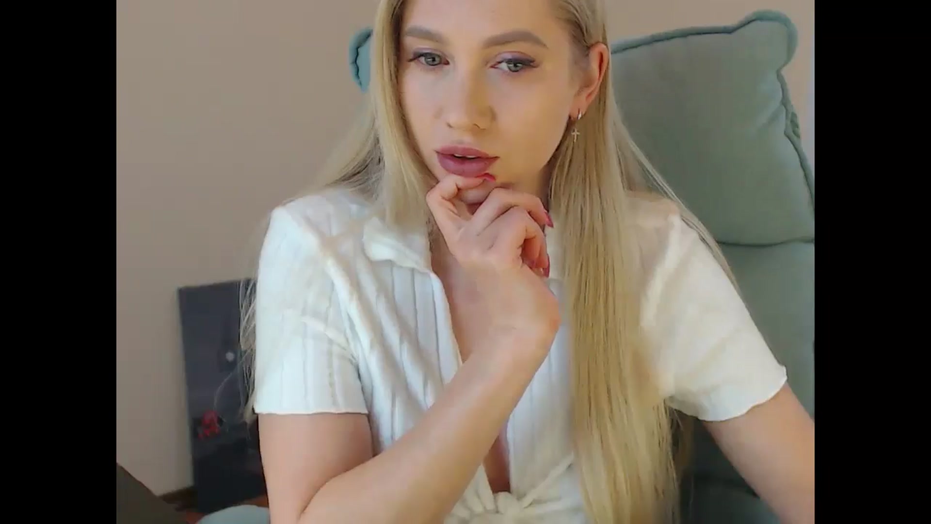 Gallery image thumbnail from Miss_Sylvia's myfreecams stream on, 04/22/2026, 16:35 image 4 of 20