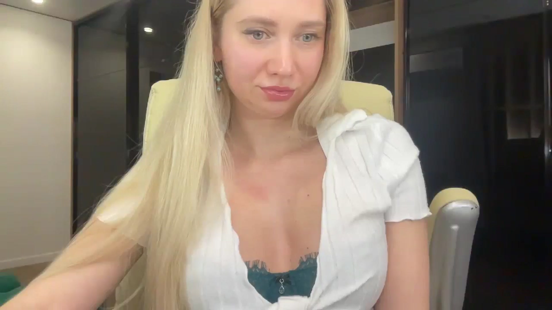 Gallery image thumbnail from Miss_Sylvia's myfreecams stream on, 04/24/2026, 17:57 image 6 of 20