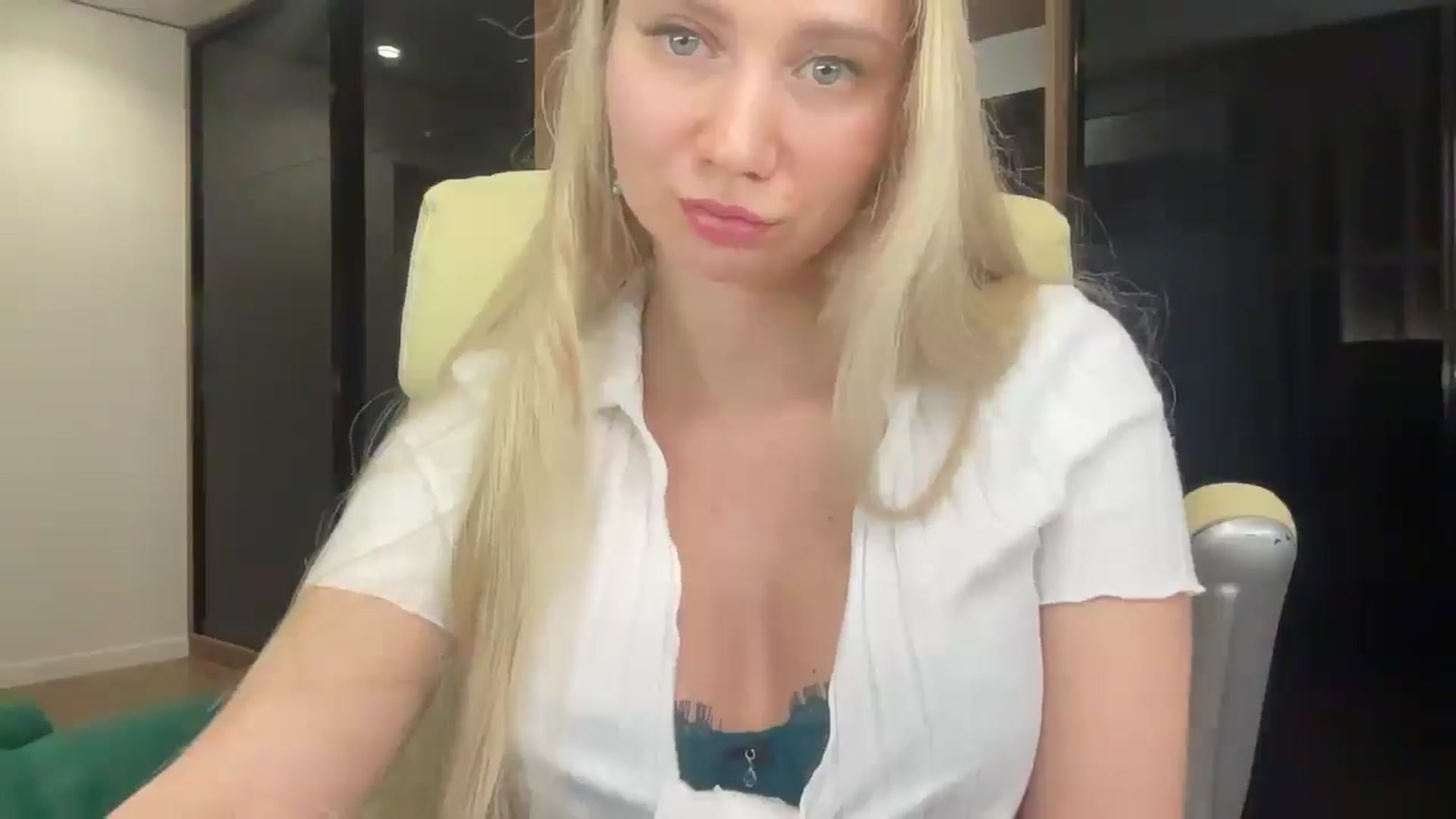 Gallery image thumbnail from Miss_Sylvia's myfreecams stream on, 04/24/2026, 18:38 image 13 of 20