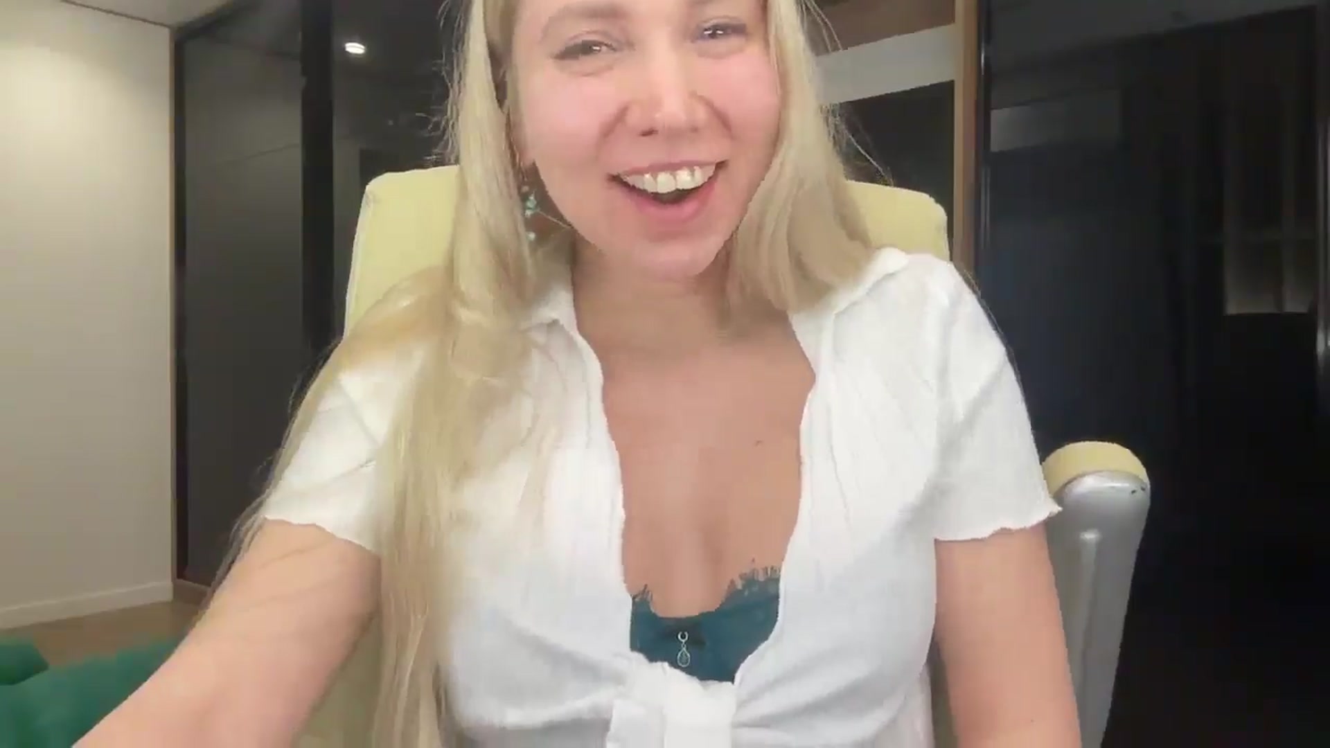 Gallery image thumbnail from Miss_Sylvia's myfreecams stream on, 04/24/2026, 18:38 image 20 of 20