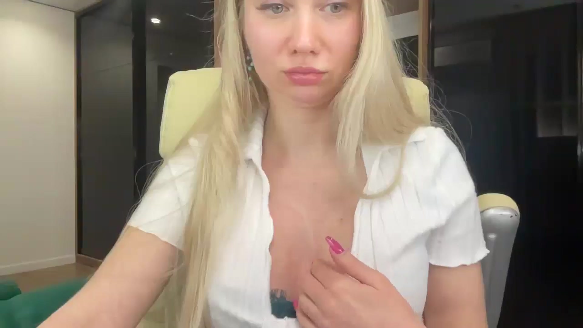 Gallery image thumbnail from Miss_Sylvia's myfreecams stream on, 04/24/2026, 18:38 image 14 of 20