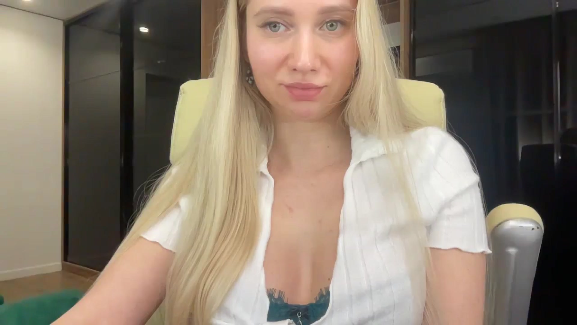 Gallery image thumbnail from Miss_Sylvia's myfreecams stream on, 04/24/2026, 19:44 image 12 of 20
