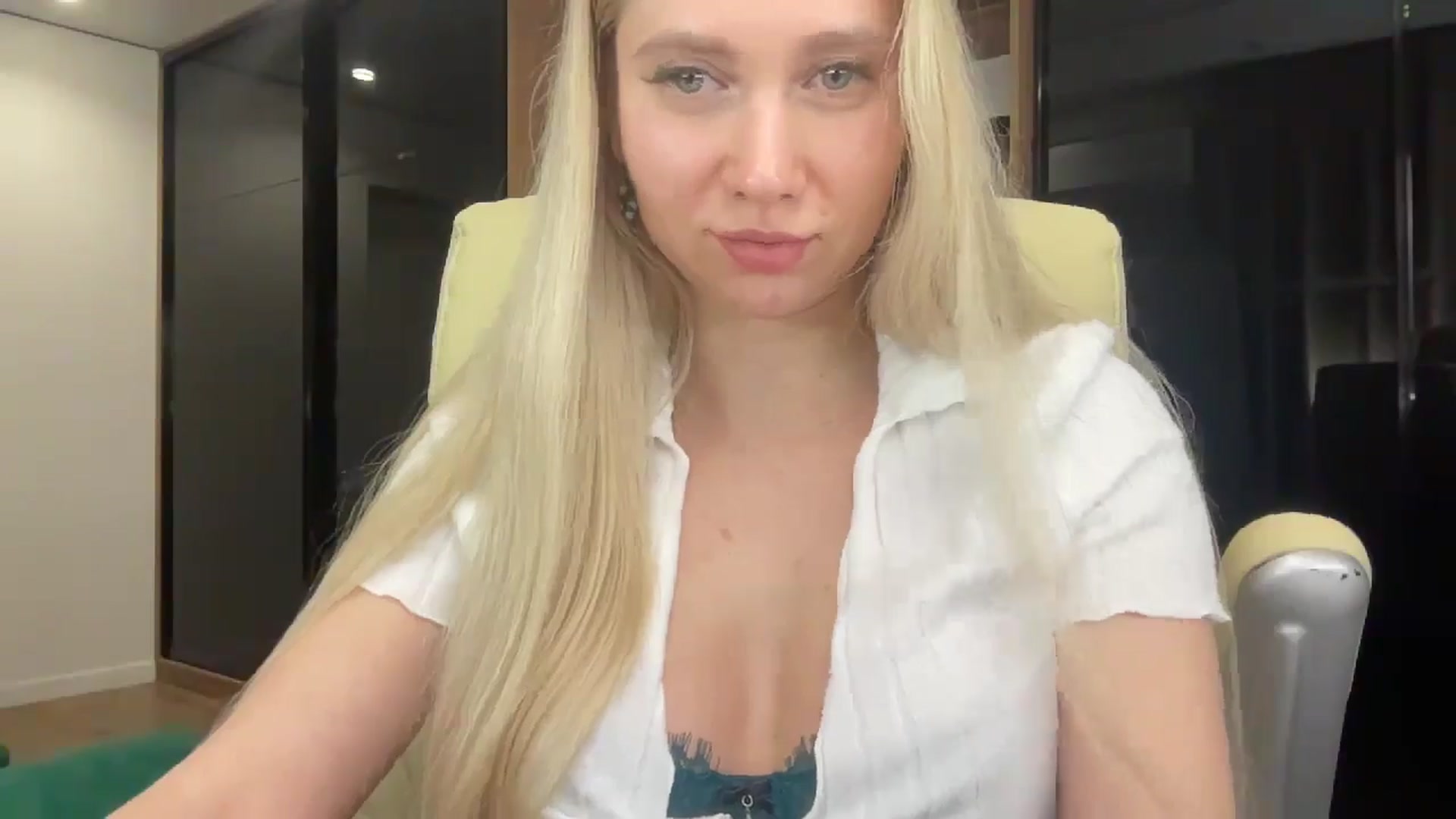 Gallery image thumbnail from Miss_Sylvia's myfreecams stream on, 04/24/2026, 19:44 image 8 of 20