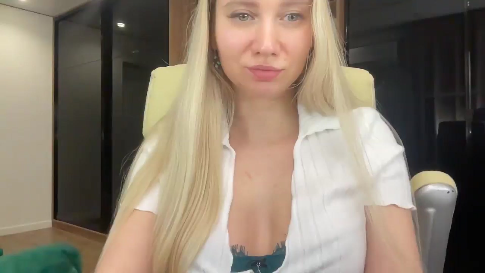 Gallery image thumbnail from Miss_Sylvia's myfreecams stream on, 04/24/2026, 19:44 image 10 of 20