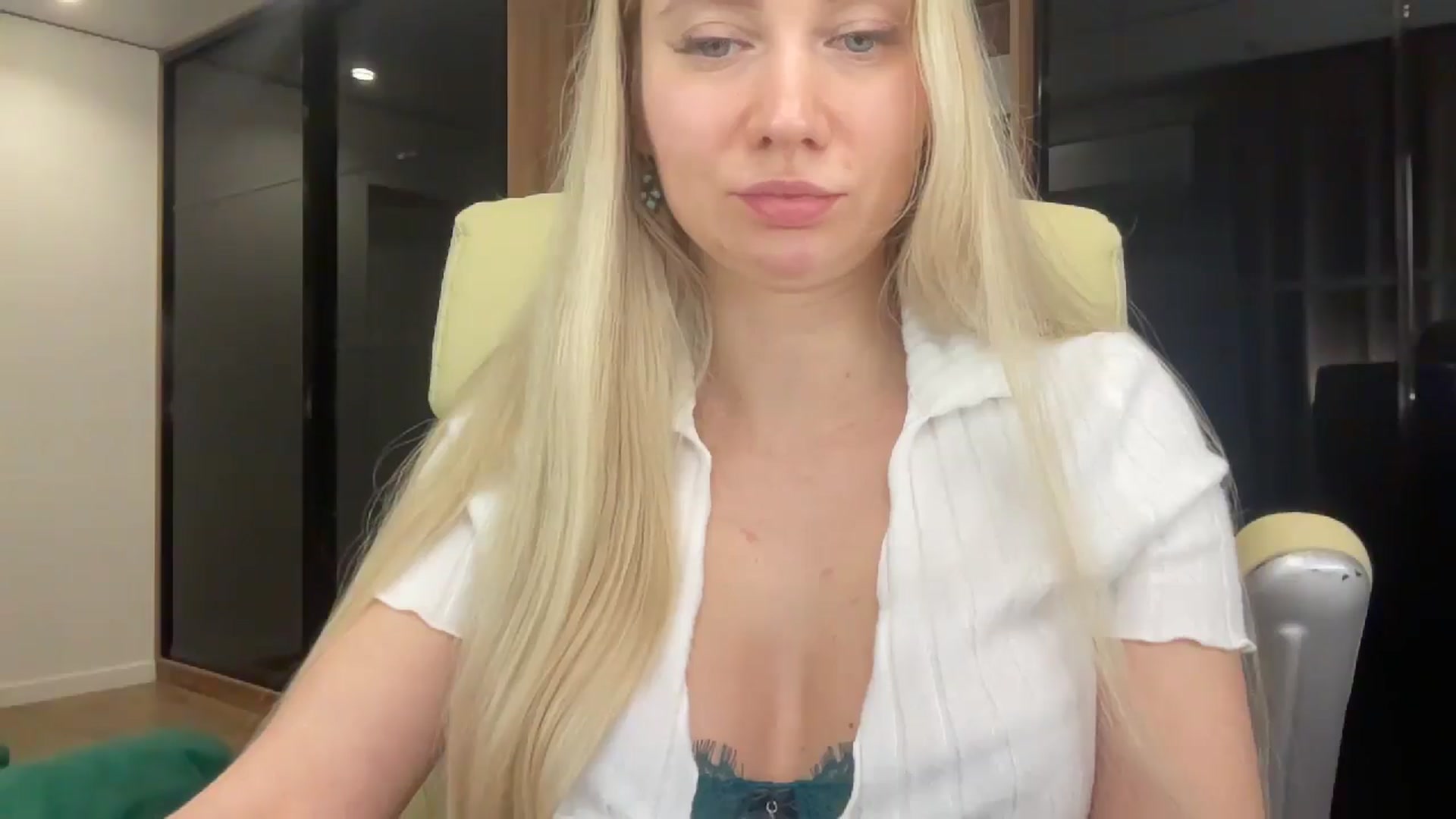 Gallery image thumbnail from Miss_Sylvia's myfreecams stream on, 04/24/2026, 19:44 image 14 of 20