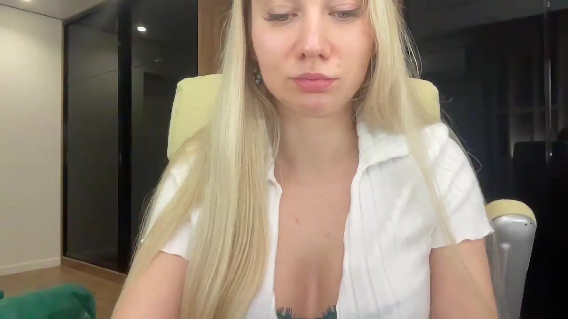 Gallery image thumbnail from Miss_Sylvia's myfreecams stream on, 04/24/2026, 19:44 image 6 of 20
