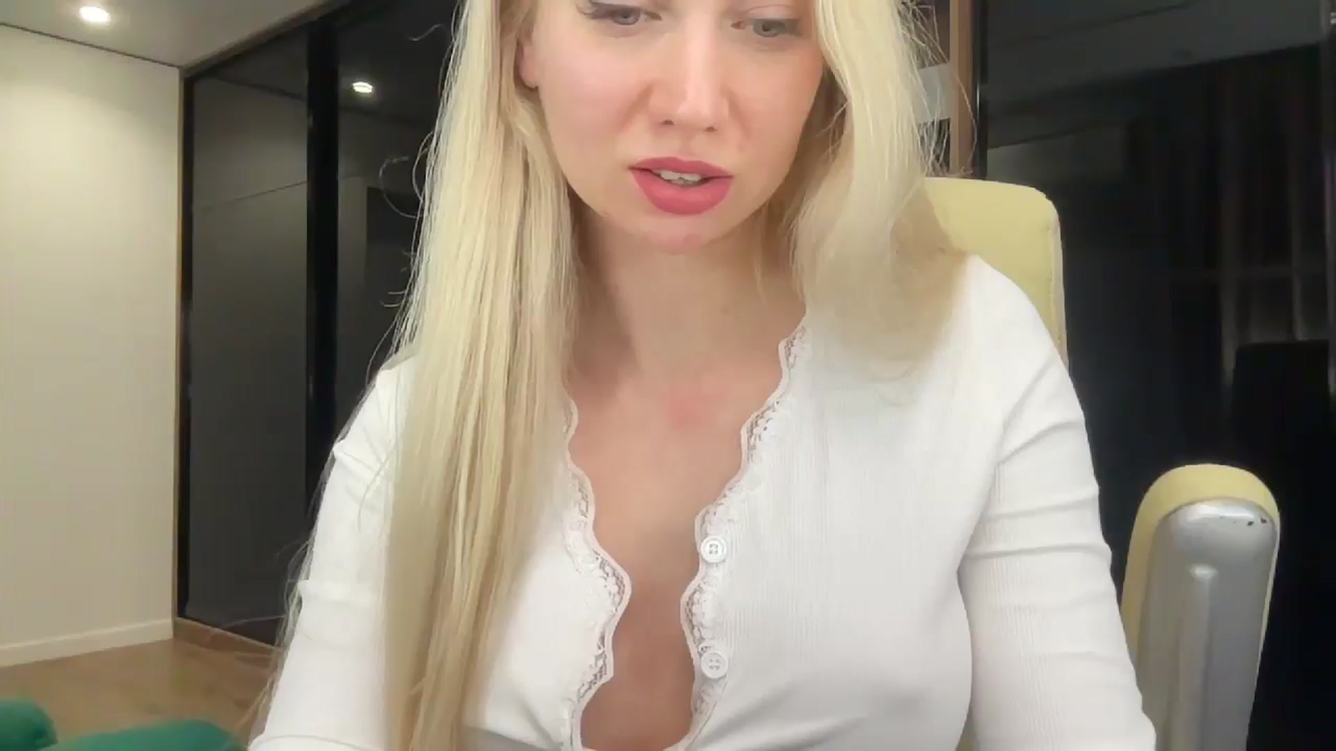 Gallery image thumbnail from Miss_Sylvia's myfreecams stream on, 04/25/2026, 18:38 image 7 of 20