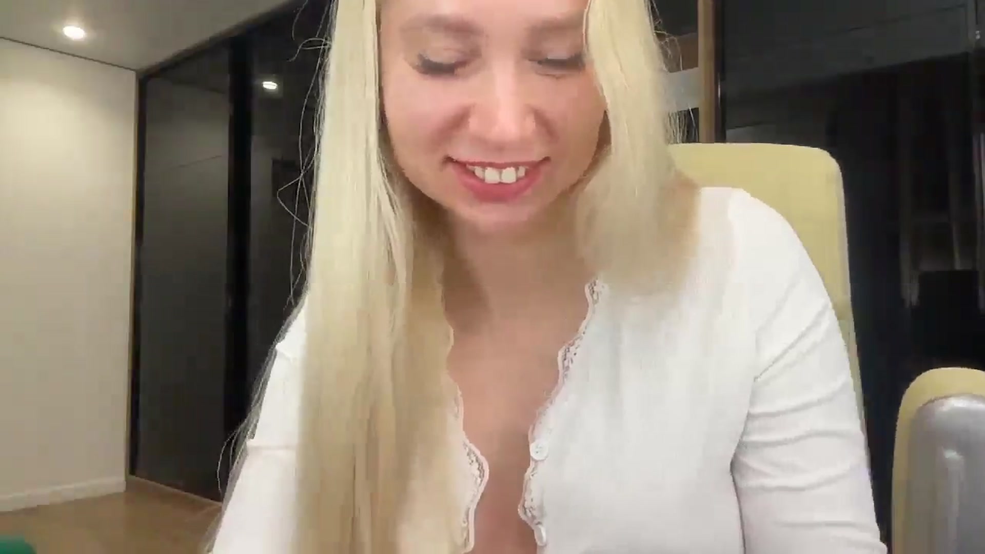 Gallery image thumbnail from Miss_Sylvia's myfreecams stream on, 04/25/2026, 18:38 image 6 of 20