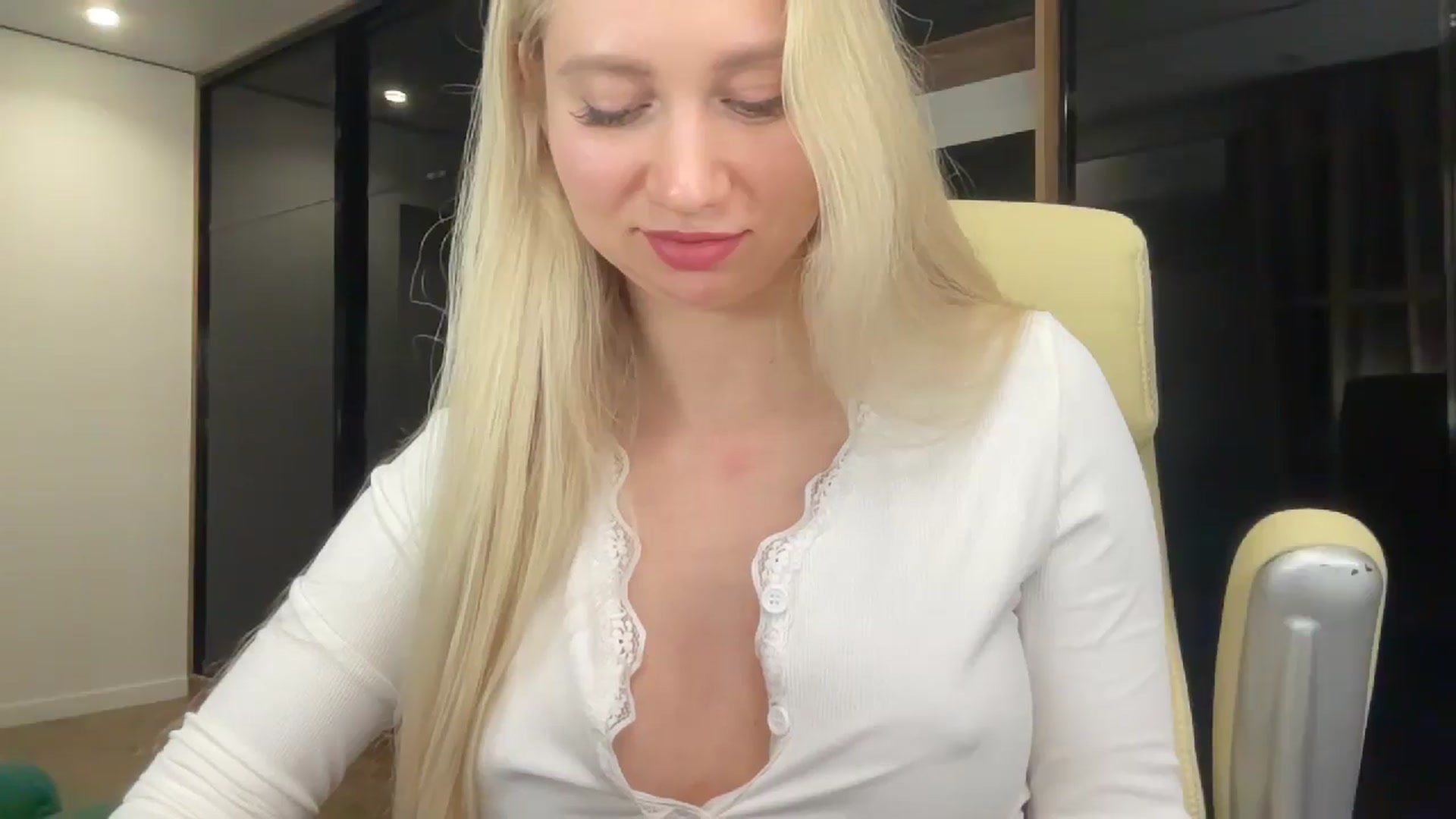 Gallery image thumbnail from Miss_Sylvia's myfreecams stream on, 04/25/2026, 18:38 image 8 of 20