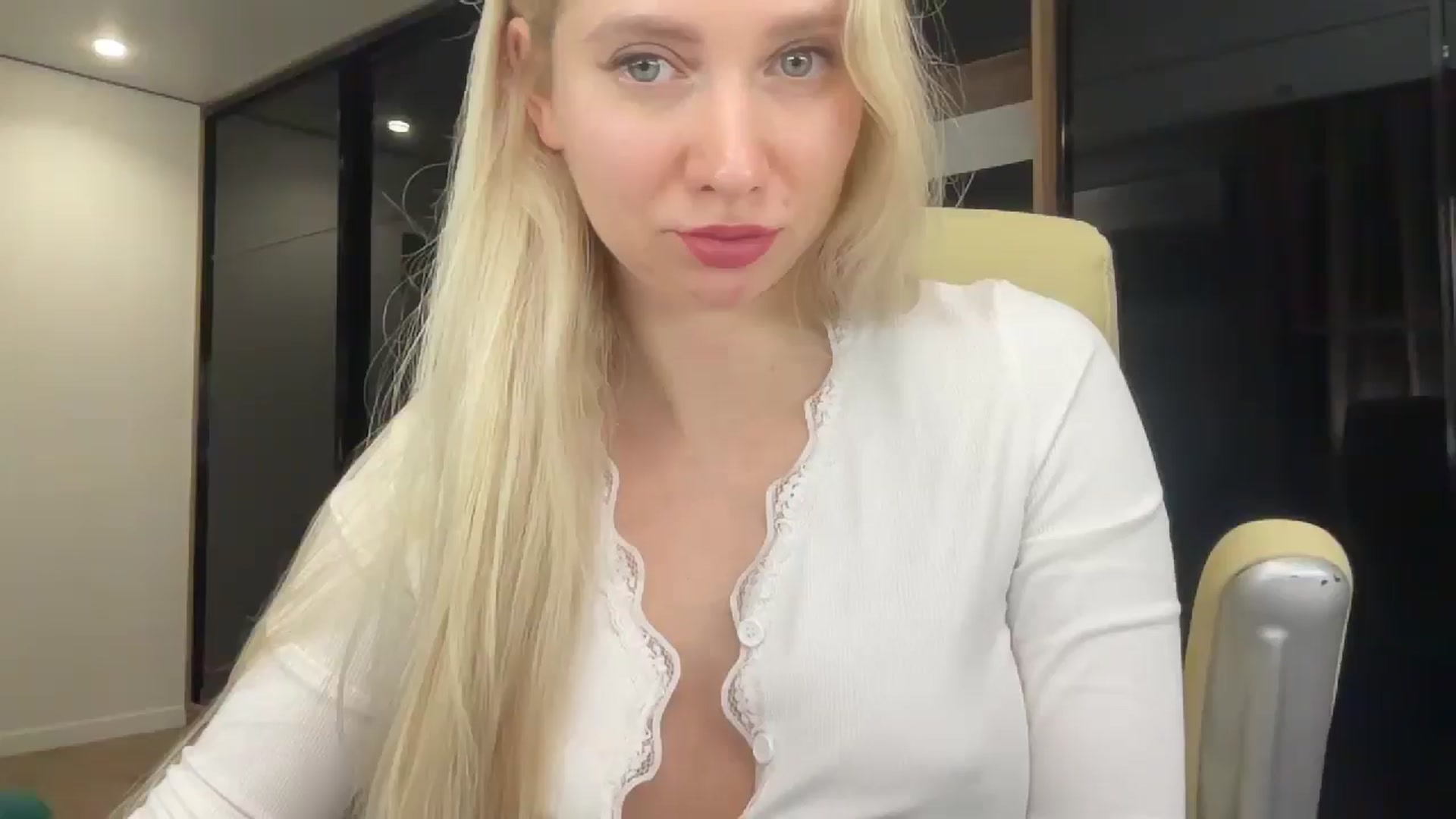 Gallery image thumbnail from Miss_Sylvia's myfreecams stream on, 04/25/2026, 18:38 image 4 of 20