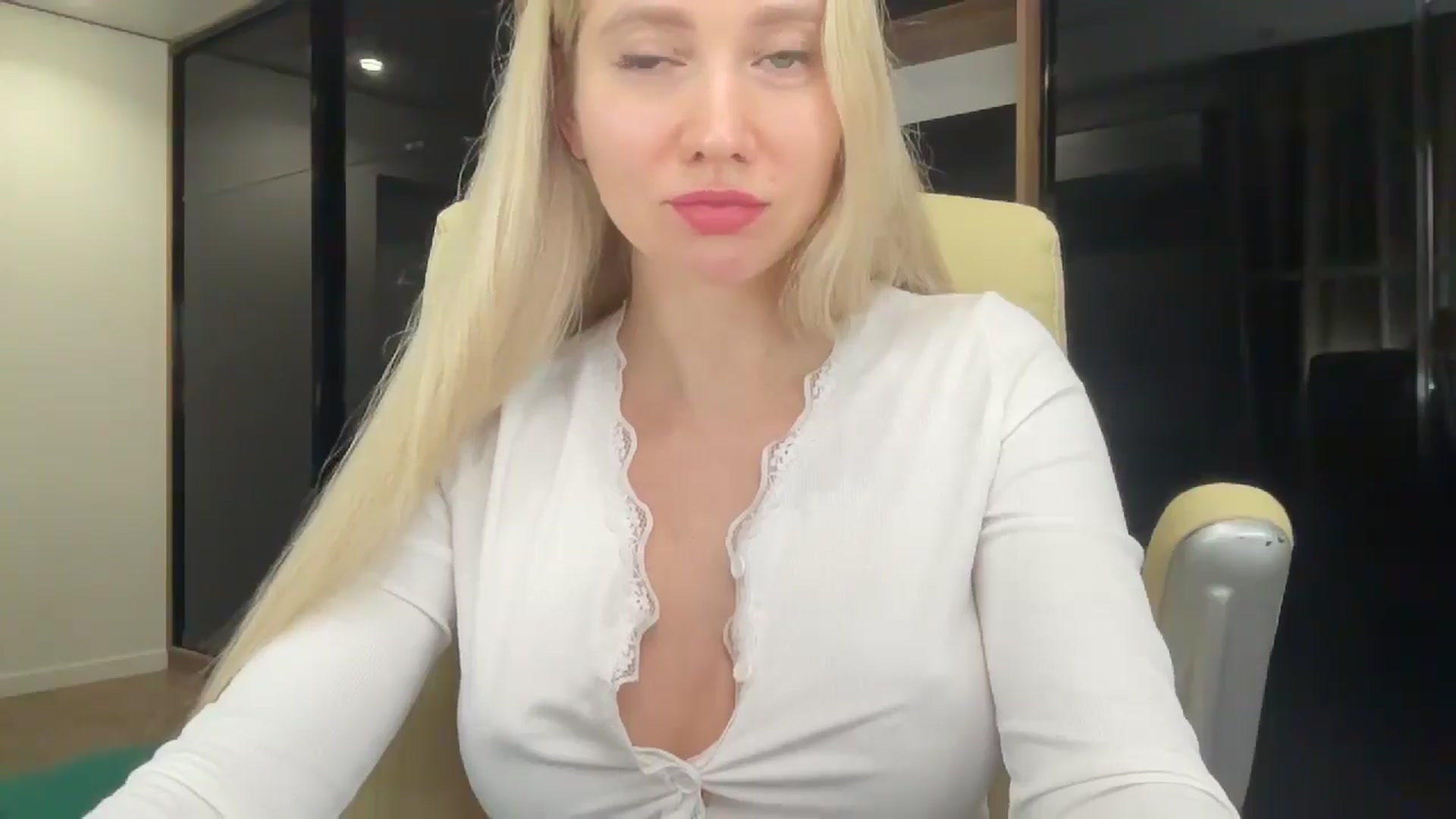 Gallery image thumbnail from Miss_Sylvia's myfreecams stream on, 04/25/2026, 19:36 image 10 of 20