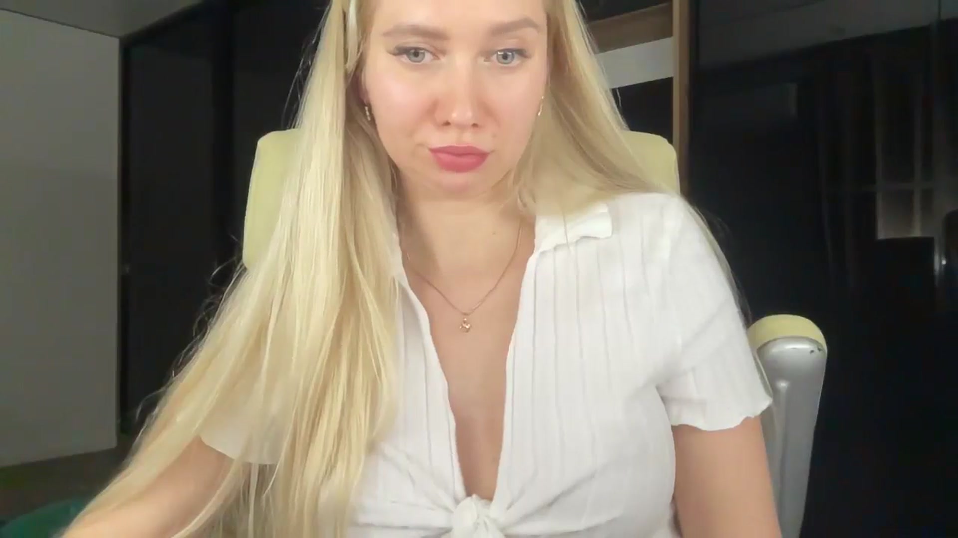 Gallery image thumbnail from Miss_Sylvia's myfreecams stream on, 04/26/2026, 18:07 image 17 of 20