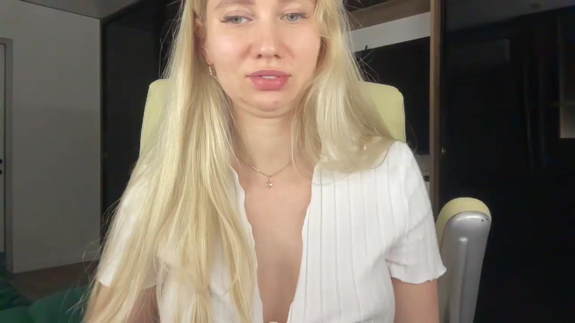 Gallery image thumbnail from Miss_Sylvia's myfreecams stream on, 04/26/2026, 20:06 image 18 of 20