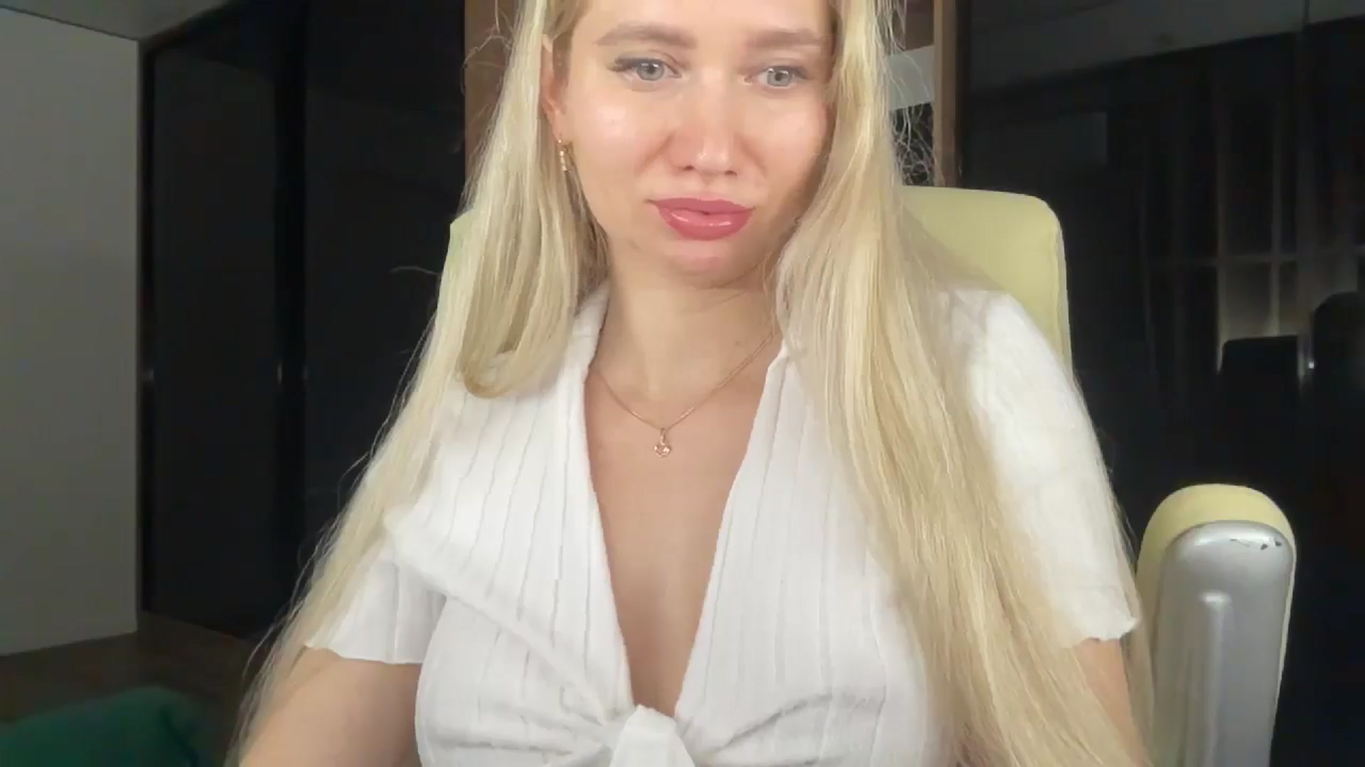 Gallery image thumbnail from Miss_Sylvia's myfreecams stream on, 04/26/2026, 20:46 image 16 of 20