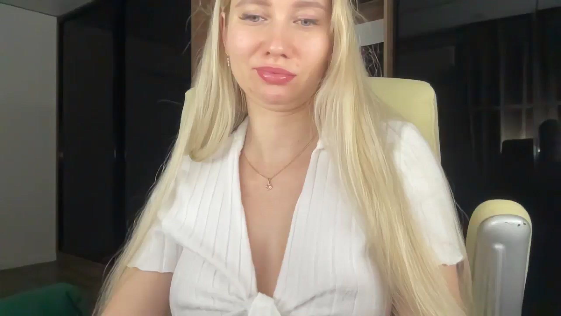 Gallery image thumbnail from Miss_Sylvia's myfreecams stream on, 04/26/2026, 20:46 image 17 of 20