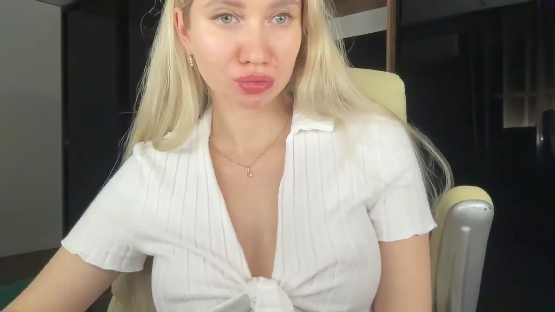 Gallery image thumbnail from Miss_Sylvia's myfreecams stream on, 04/26/2026, 20:46 image 5 of 20