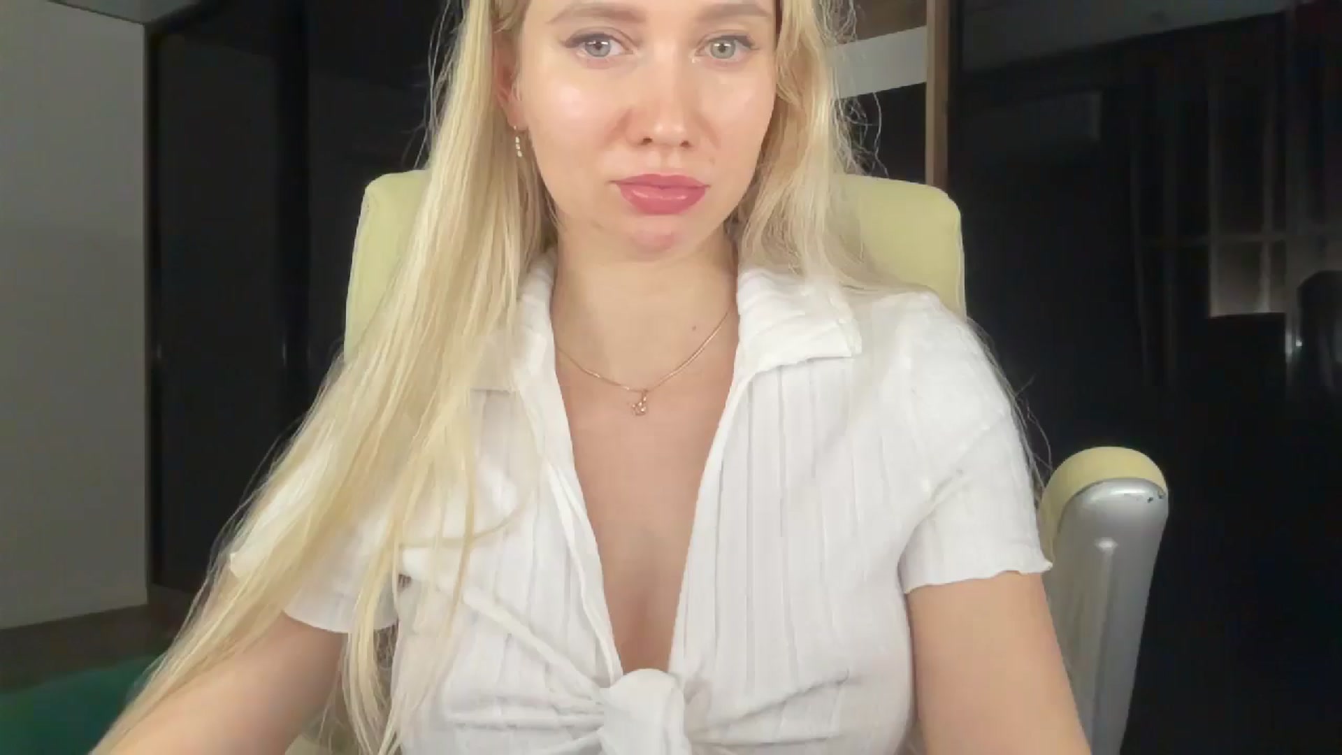 Gallery image thumbnail from Miss_Sylvia's myfreecams stream on, 04/26/2026, 21:34 image 5 of 20