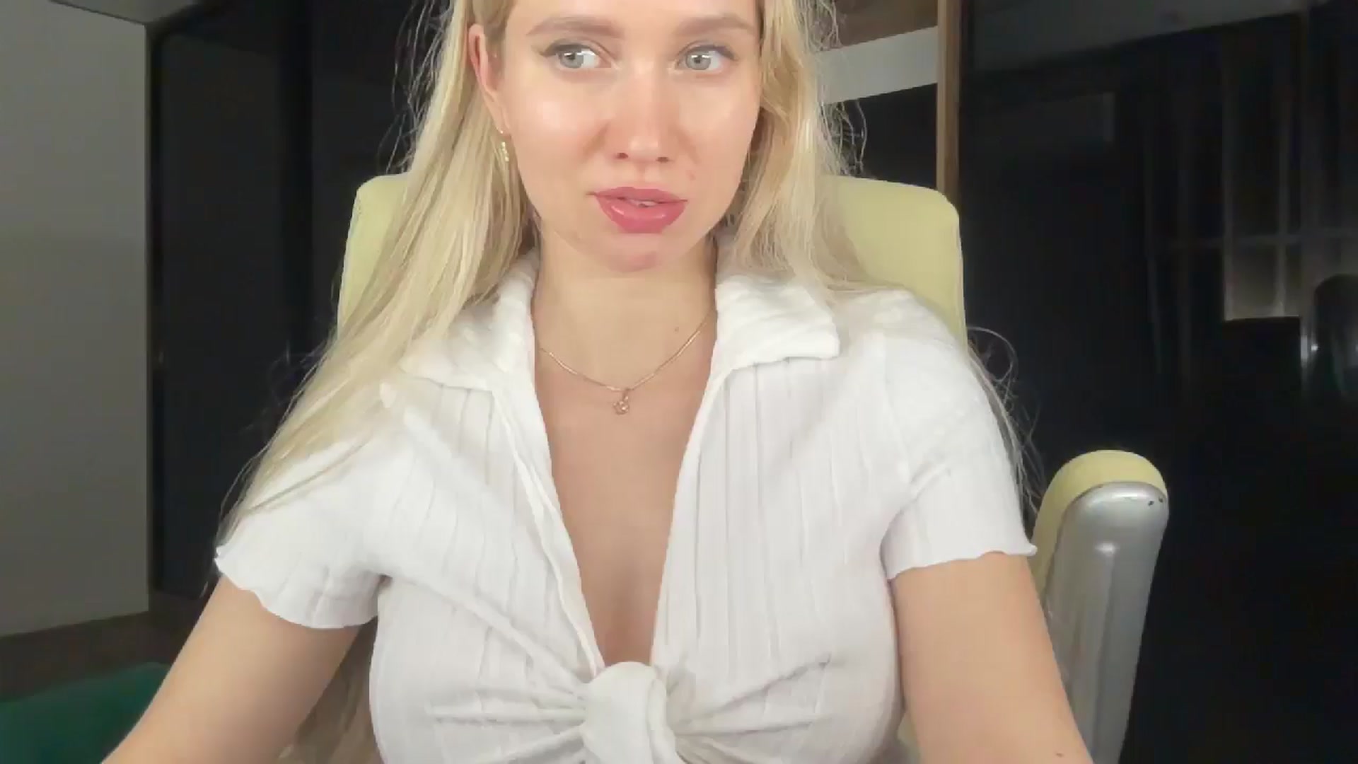 Gallery image thumbnail from Miss_Sylvia's myfreecams stream on, 04/26/2026, 21:34 image 1 of 20
