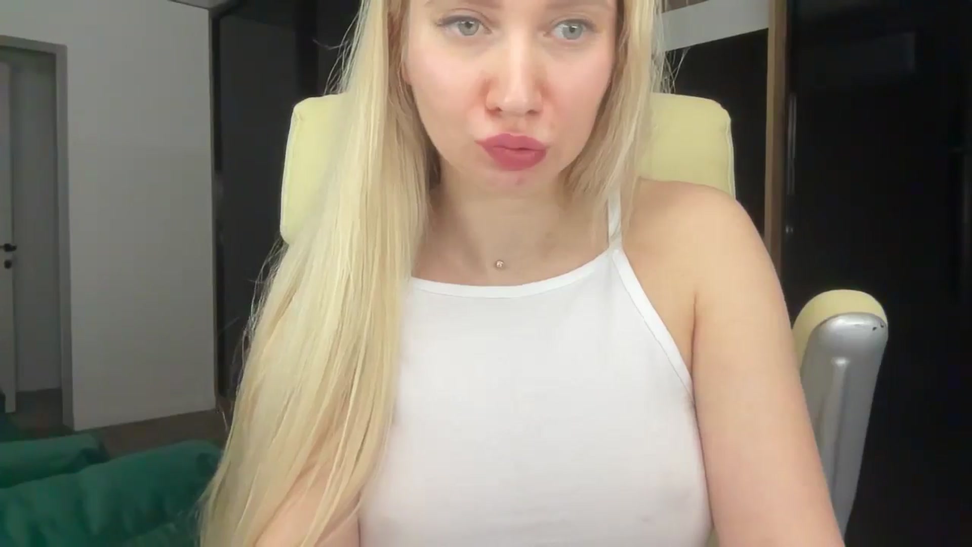 Gallery image thumbnail from Miss_Sylvia's myfreecams stream on, 04/30/2026, 19:07 image 13 of 20