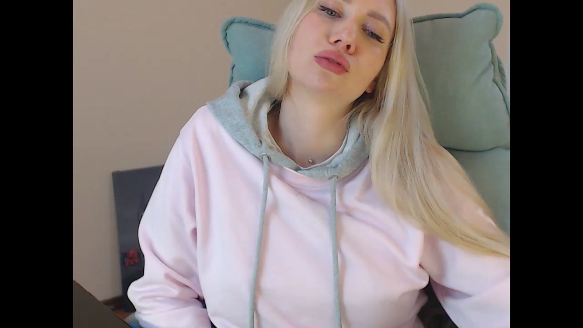 Gallery image thumbnail from Miss_Sylvia's myfreecams stream on, 05/01/2026, 16:55 image 14 of 20