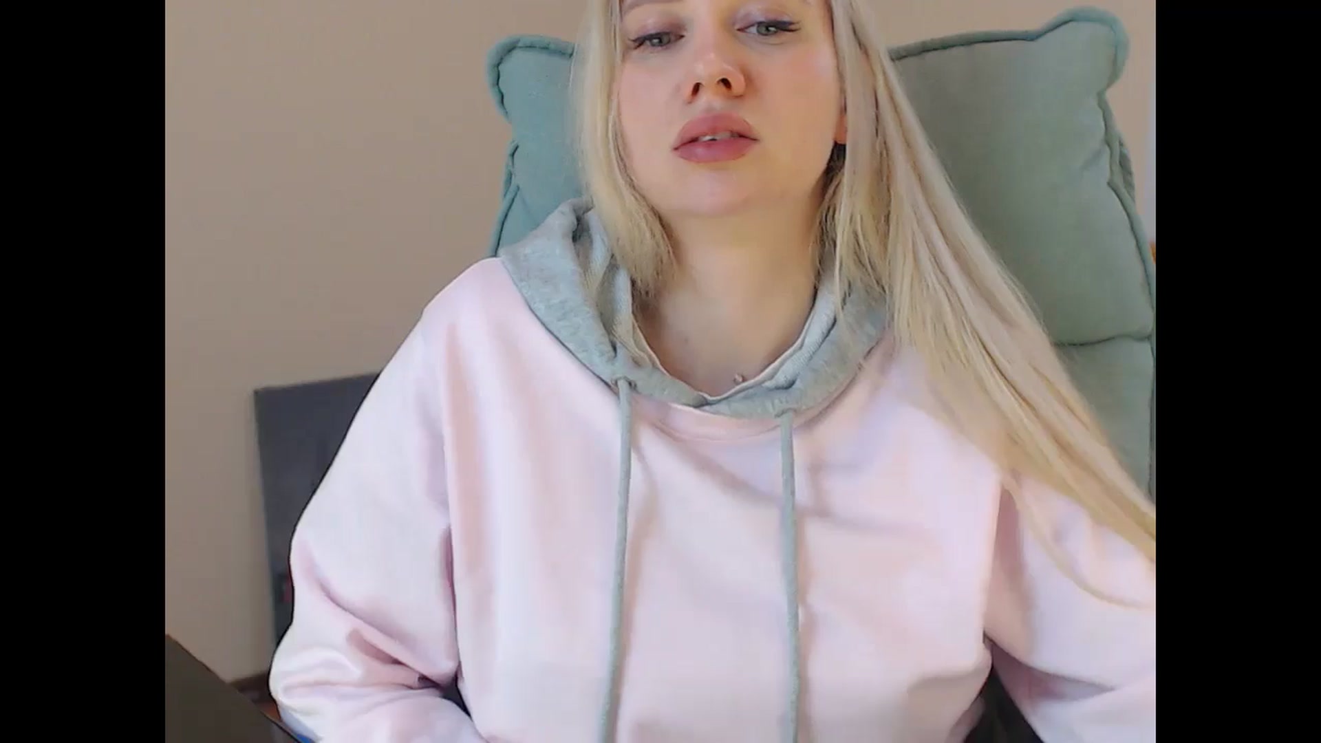Gallery image thumbnail from Miss_Sylvia's myfreecams stream on, 05/01/2026, 16:55 image 10 of 20