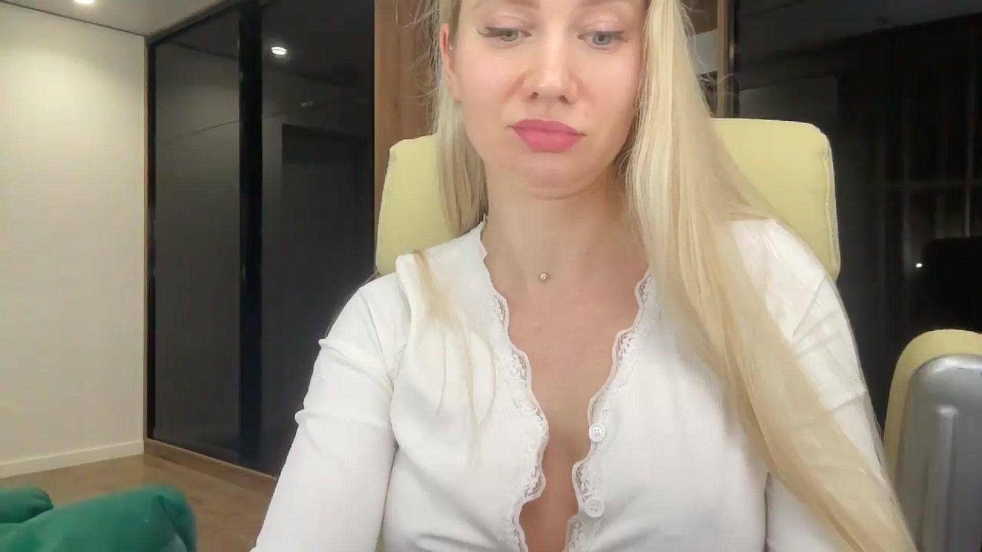 Gallery image thumbnail from Miss_Sylvia's myfreecams stream on, 05/02/2026, 20:50 image 18 of 20