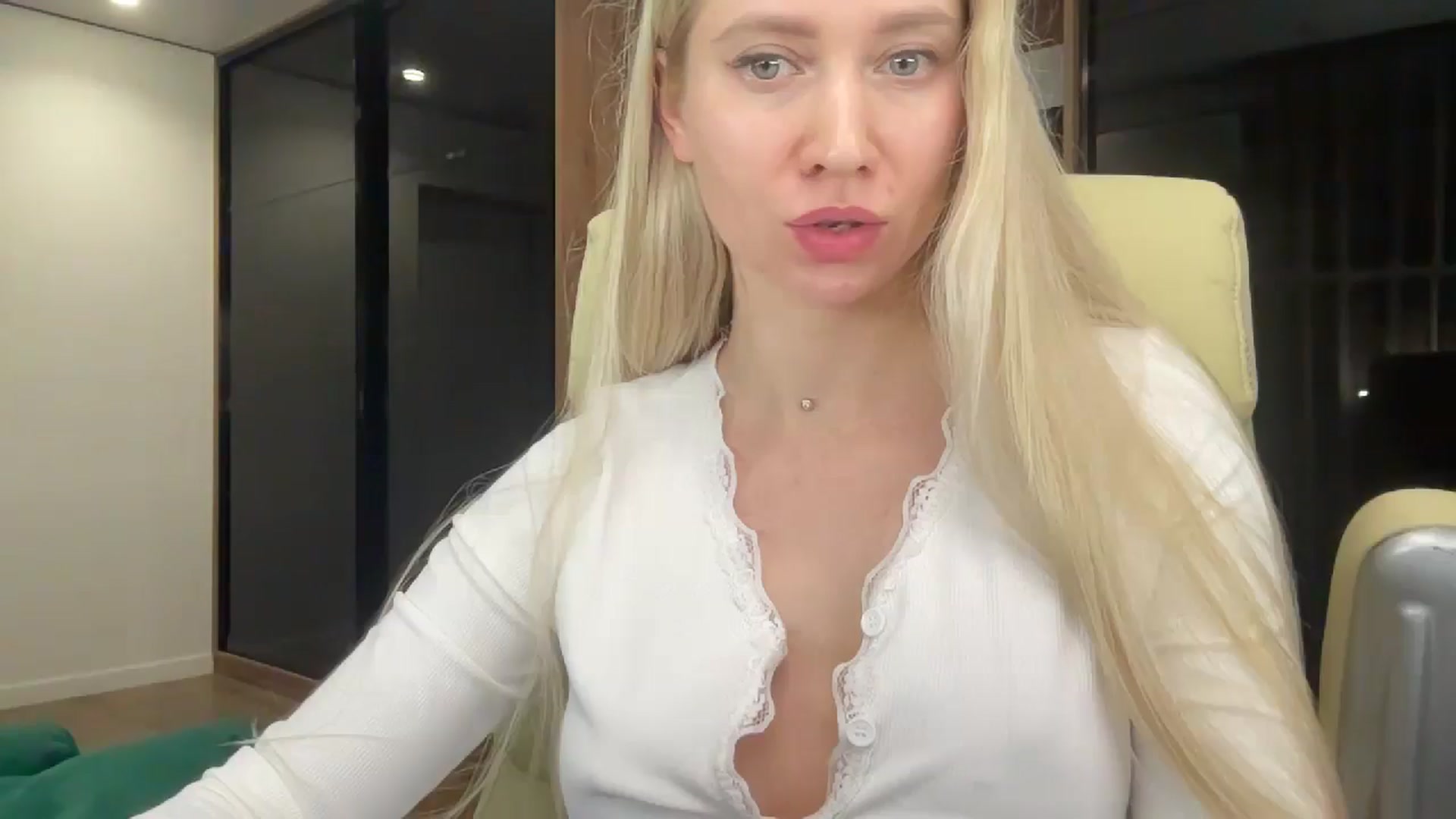 Gallery image thumbnail from Miss_Sylvia's myfreecams stream on, 05/02/2026, 20:50 image 17 of 20