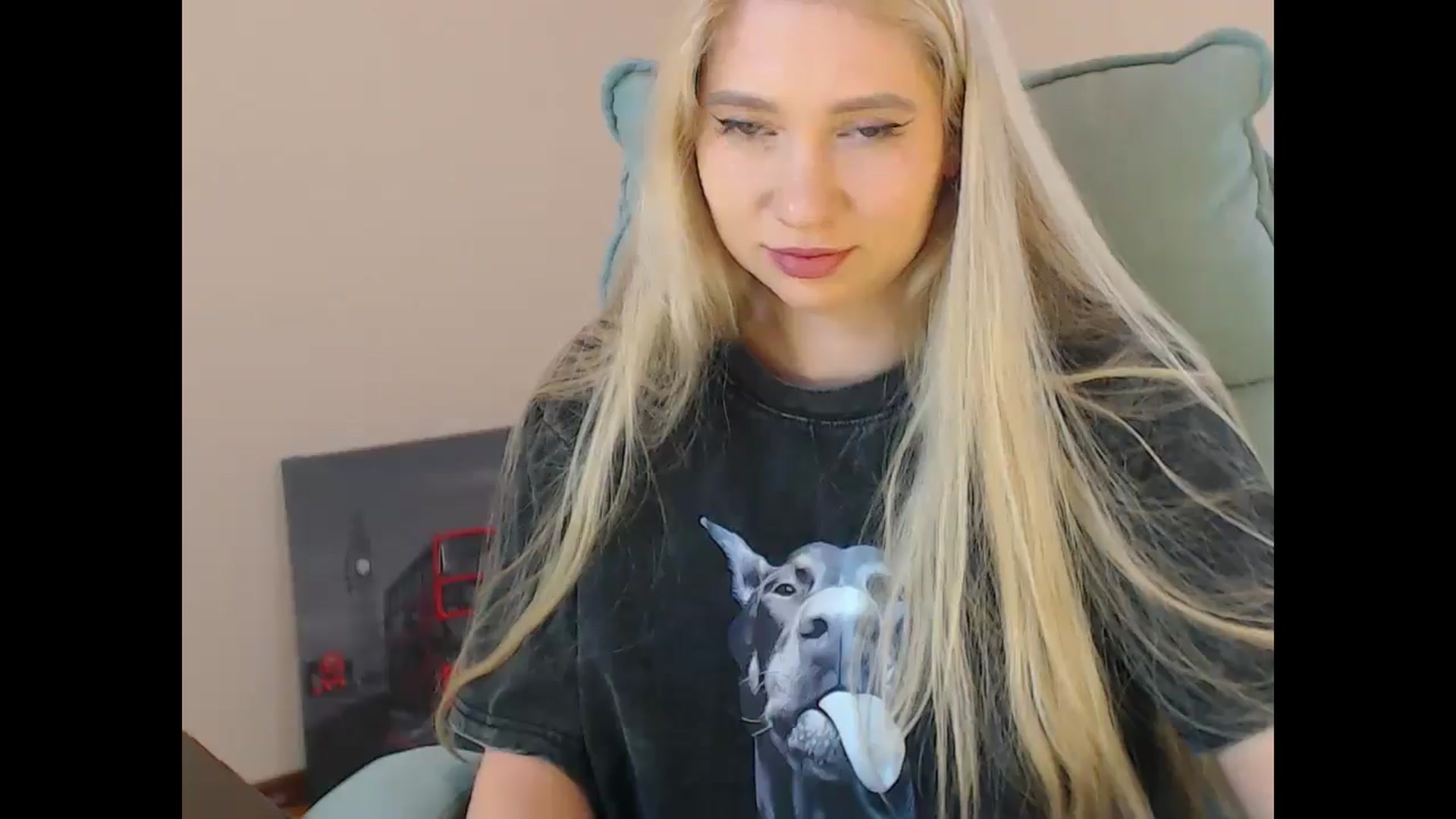 Gallery image thumbnail from Miss_Sylvia's myfreecams stream on, 05/04/2026, 18:39 image 10 of 20