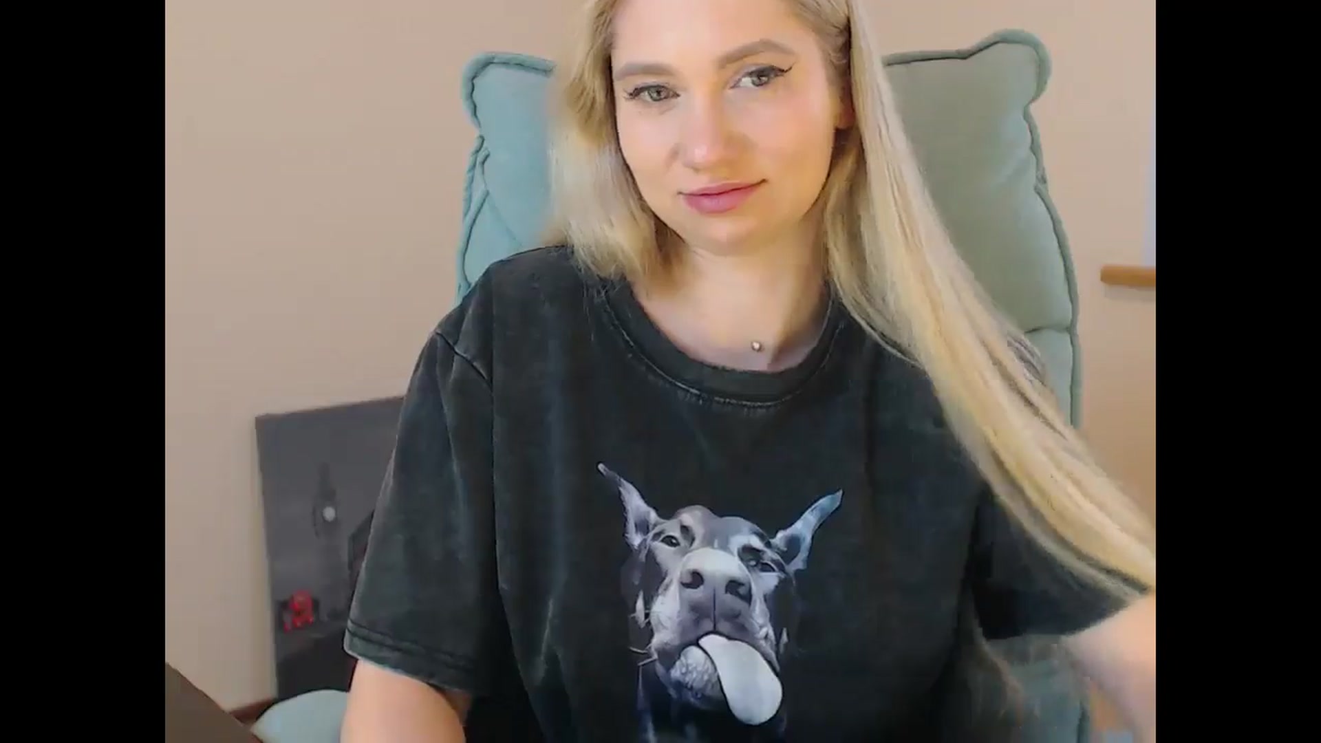 Gallery image thumbnail from Miss_Sylvia's myfreecams stream on, 05/04/2026, 18:39 image 17 of 20