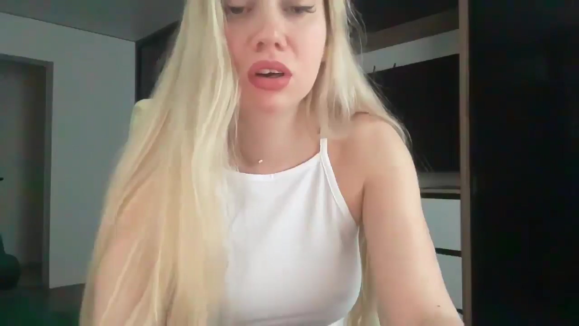 Gallery image thumbnail from Miss_Sylvia's myfreecams stream on, 05/05/2026, 17:13 image 18 of 20