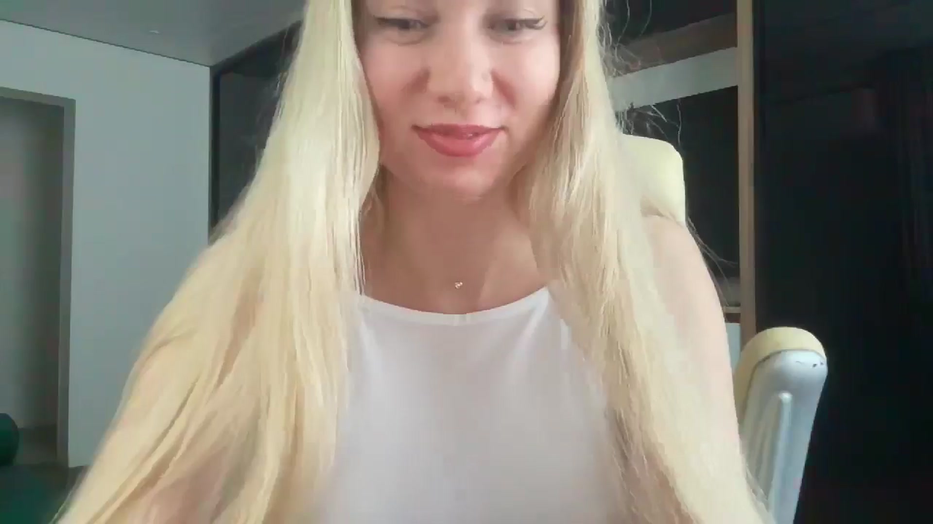 Gallery image thumbnail from Miss_Sylvia's myfreecams stream on, 05/05/2026, 17:13 image 5 of 20