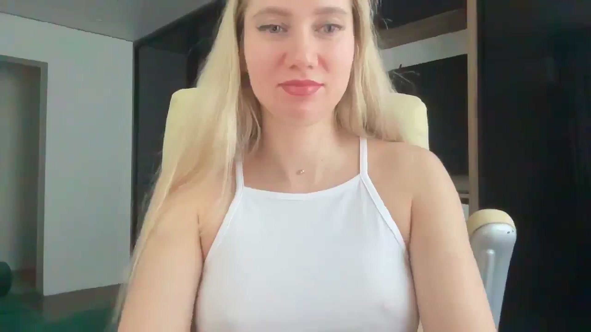Gallery image thumbnail from Miss_Sylvia's myfreecams stream on, 05/05/2026, 17:13 image 3 of 20