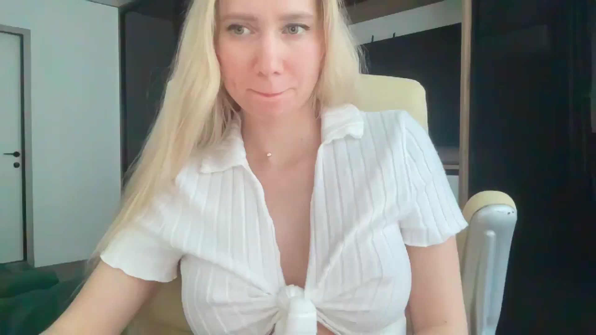 Gallery image thumbnail from Miss_Sylvia's myfreecams stream on, 05/07/2026, 16:58 image 18 of 20
