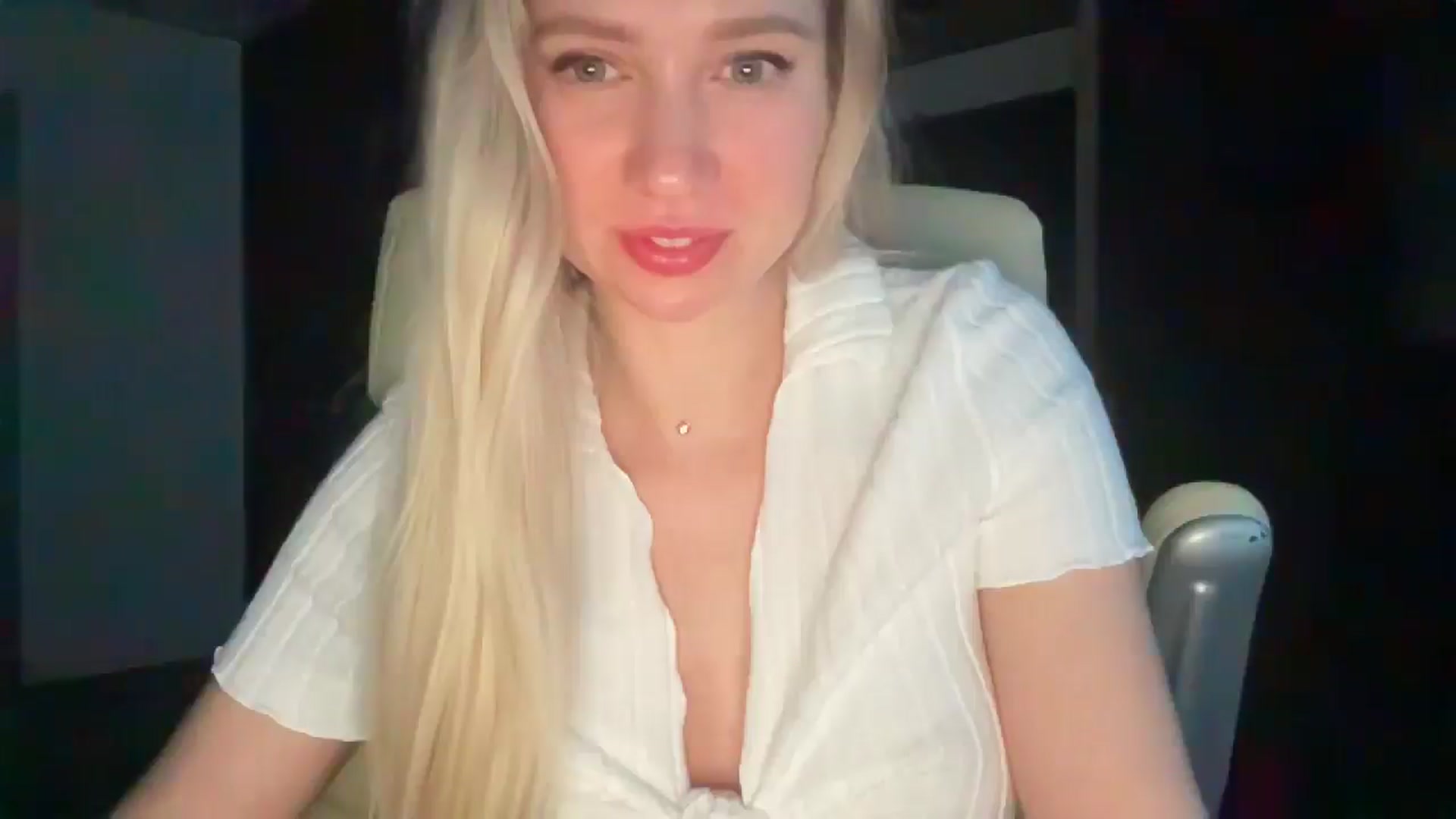 Gallery image thumbnail from Miss_Sylvia's myfreecams stream on, 05/07/2026, 17:47 image 4 of 20