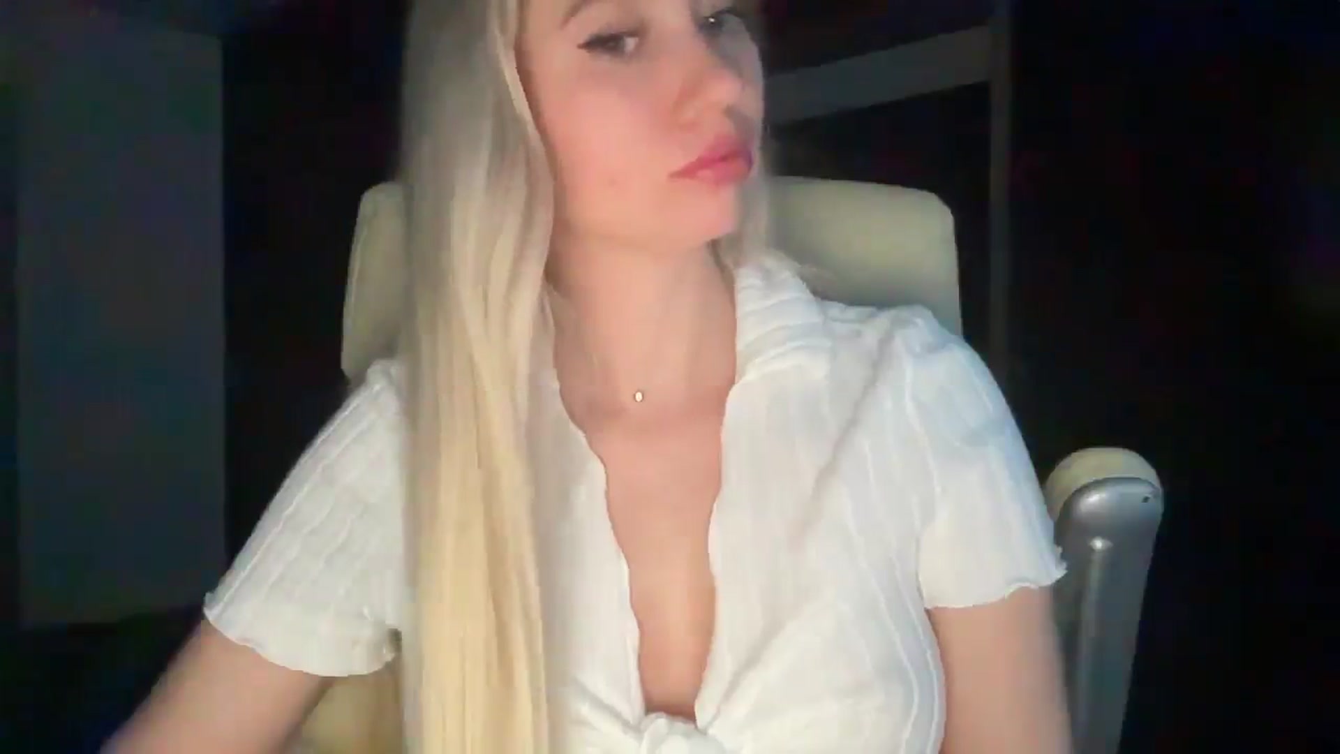 Gallery image thumbnail from Miss_Sylvia's myfreecams stream on, 05/07/2026, 17:47 image 8 of 20