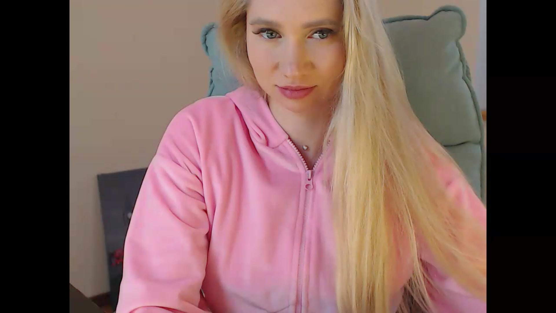 Gallery image thumbnail from Miss_Sylvia's myfreecams stream on, 05/11/2026, 17:59 image 16 of 20