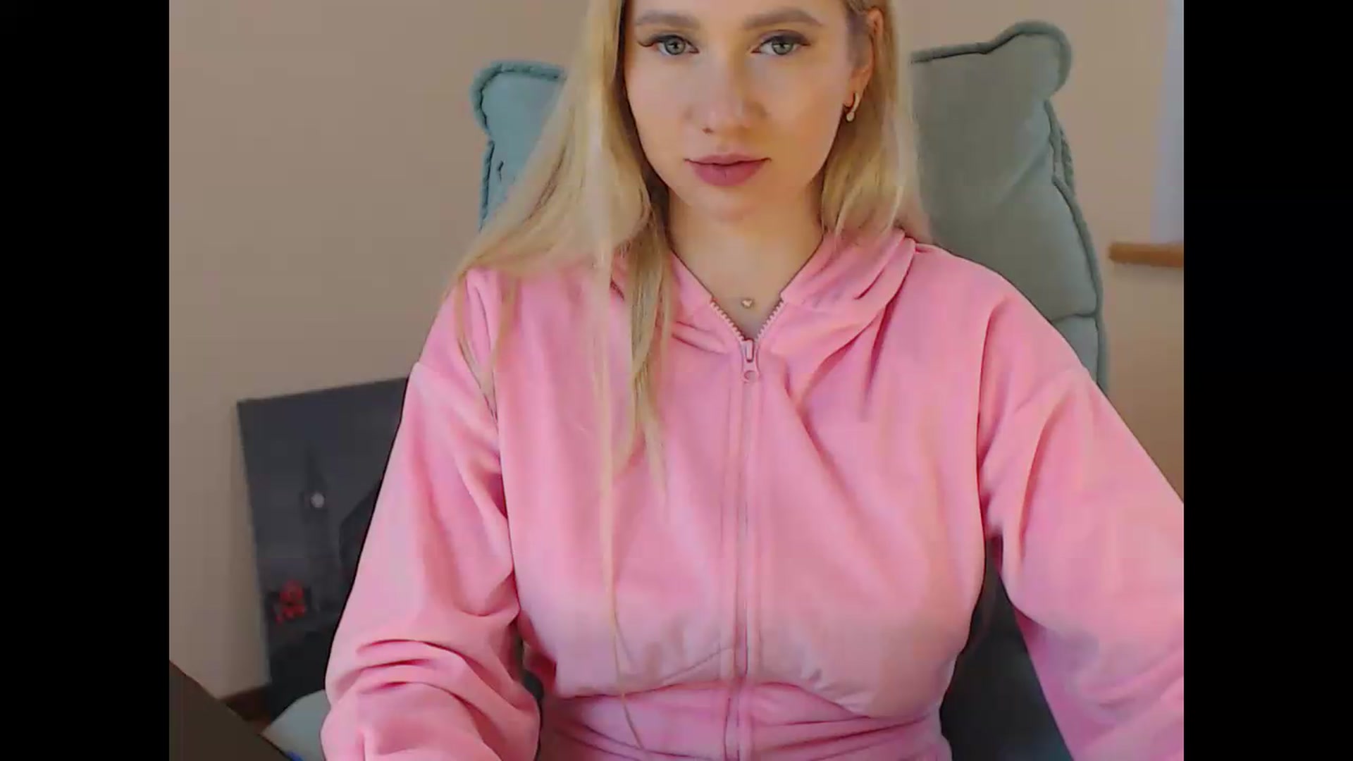 Gallery image thumbnail from Miss_Sylvia's myfreecams stream on, 05/11/2026, 19:25 image 15 of 20