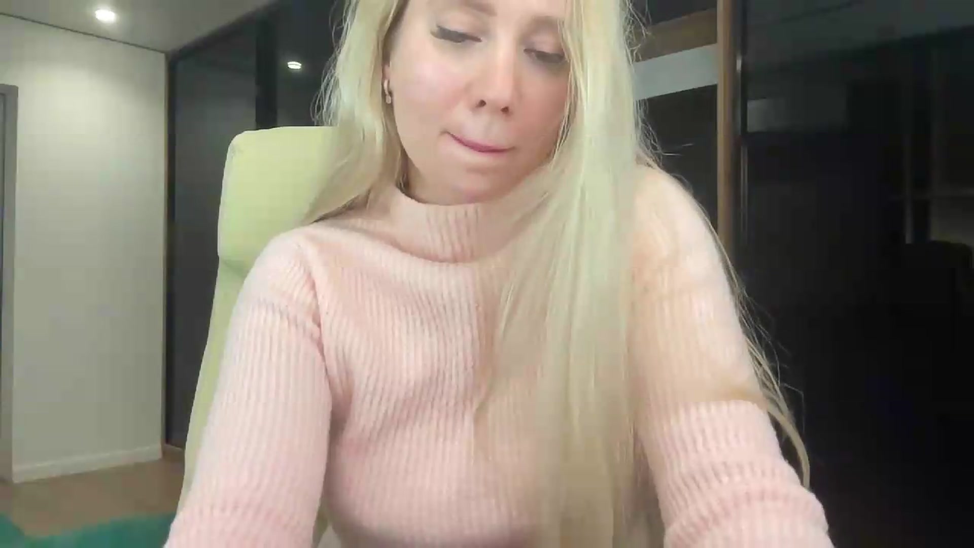 Gallery image thumbnail from Miss_Sylvia's myfreecams stream on, 05/13/2026, 20:04 image 15 of 20