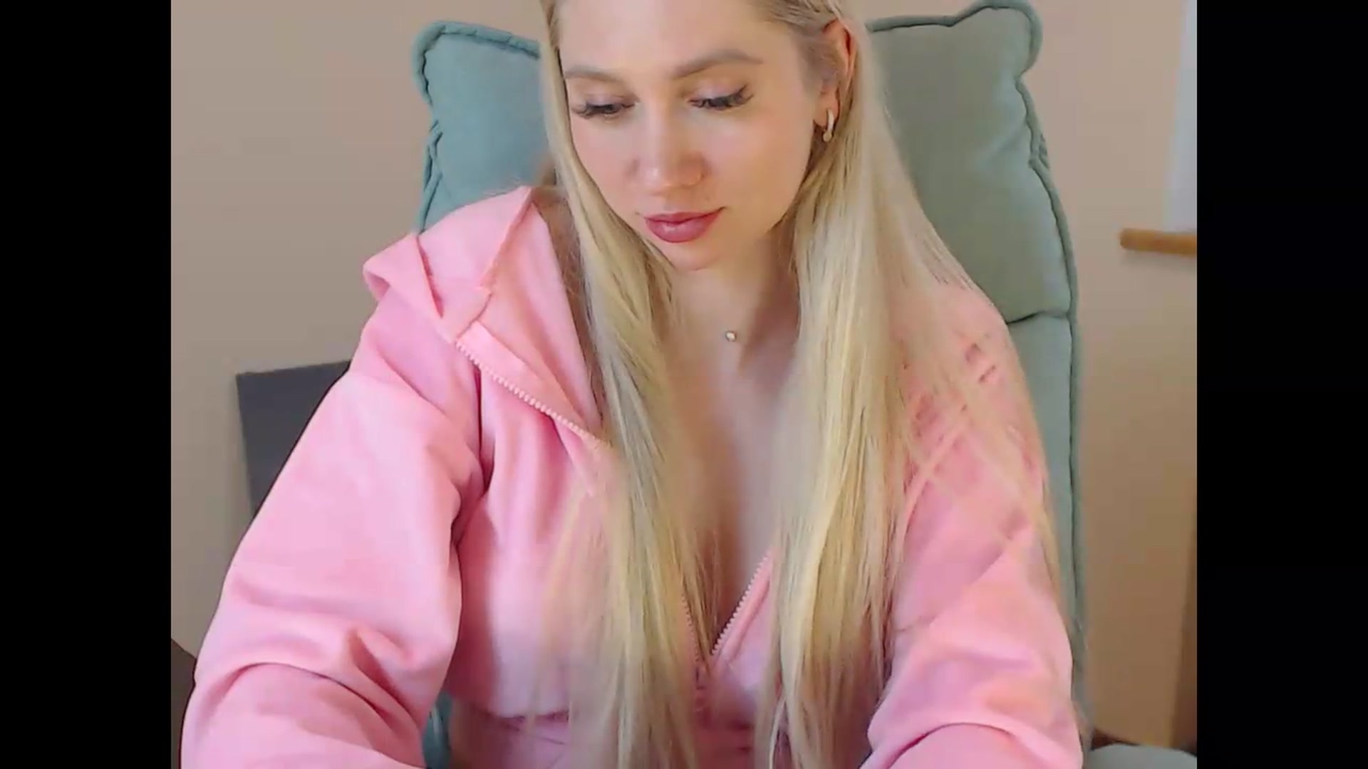 Gallery image thumbnail from Miss_Sylvia's myfreecams stream on, 05/14/2026, 19:25 image 9 of 20