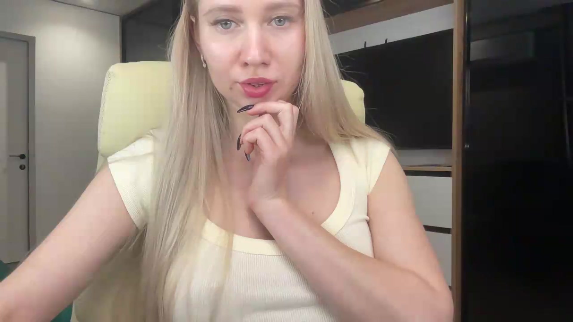 Gallery image thumbnail from Miss_Sylvia's myfreecams stream on, 05/19/2026, 18:47 image 14 of 20