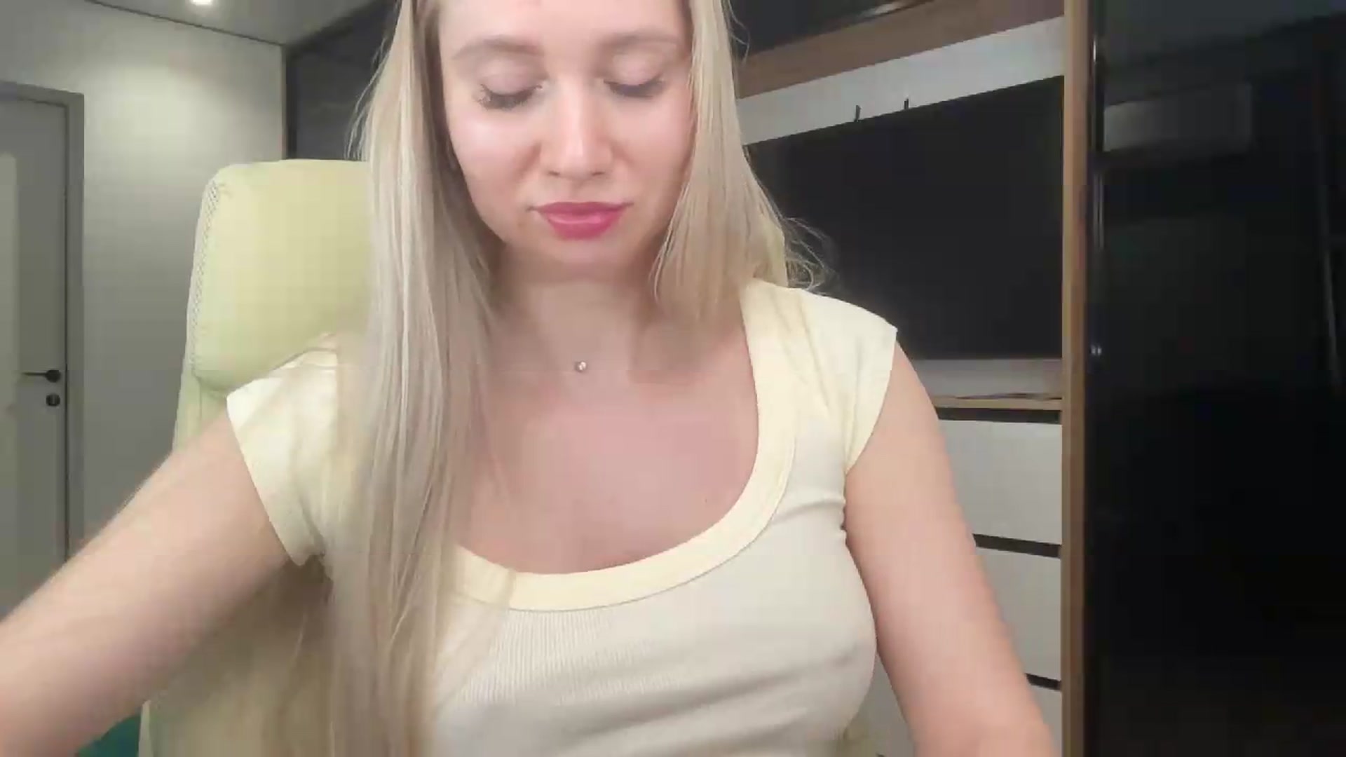 Gallery image thumbnail from Miss_Sylvia's myfreecams stream on, 05/19/2026, 18:47 image 4 of 20
