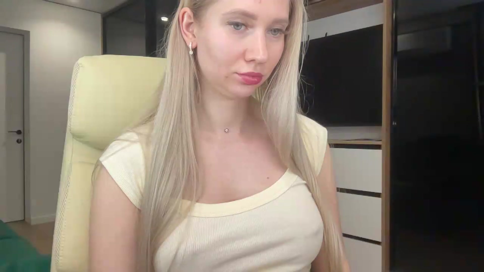 Gallery image thumbnail from Miss_Sylvia's myfreecams stream on, 05/19/2026, 18:47 image 10 of 20