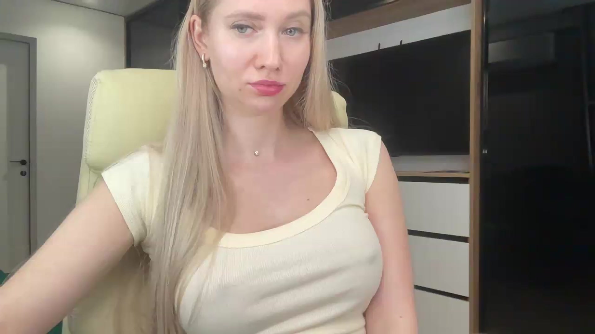 Gallery image thumbnail from Miss_Sylvia's myfreecams stream on, 05/19/2026, 18:47 image 11 of 20