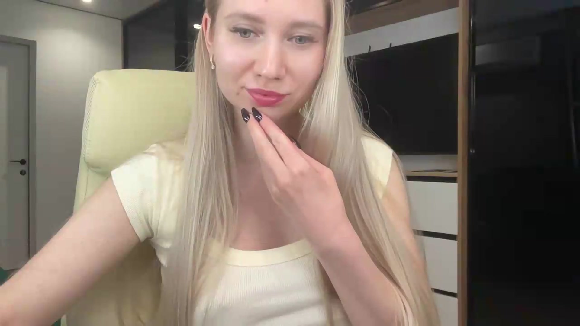 Gallery image thumbnail from Miss_Sylvia's myfreecams stream on, 05/19/2026, 18:47 image 7 of 20
