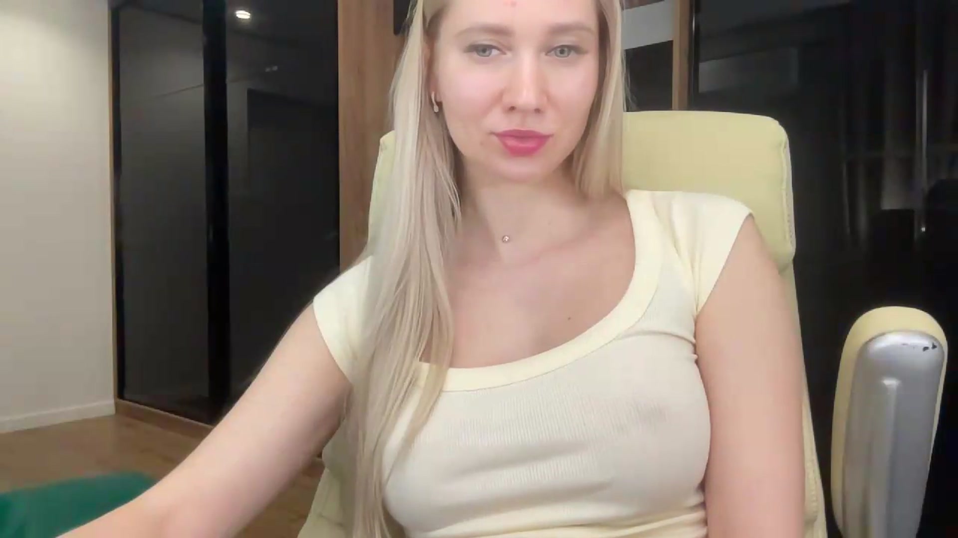 Gallery image thumbnail from Miss_Sylvia's myfreecams stream on, 05/19/2026, 21:20 image 2 of 20