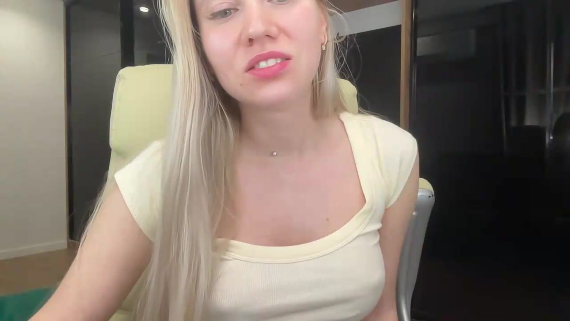 Gallery image thumbnail from Miss_Sylvia's myfreecams stream on, 05/19/2026, 21:20 image 14 of 20